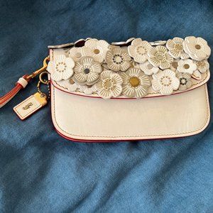 COACH 1941 Tea Rose Clutch Wristlet CHALK